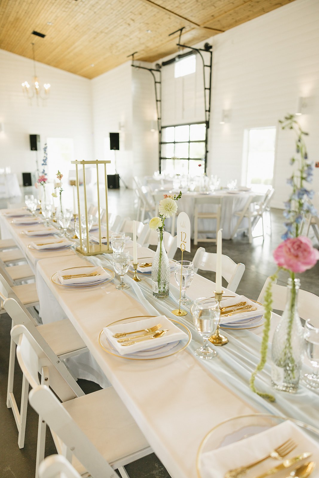 Elegant wedding reception table